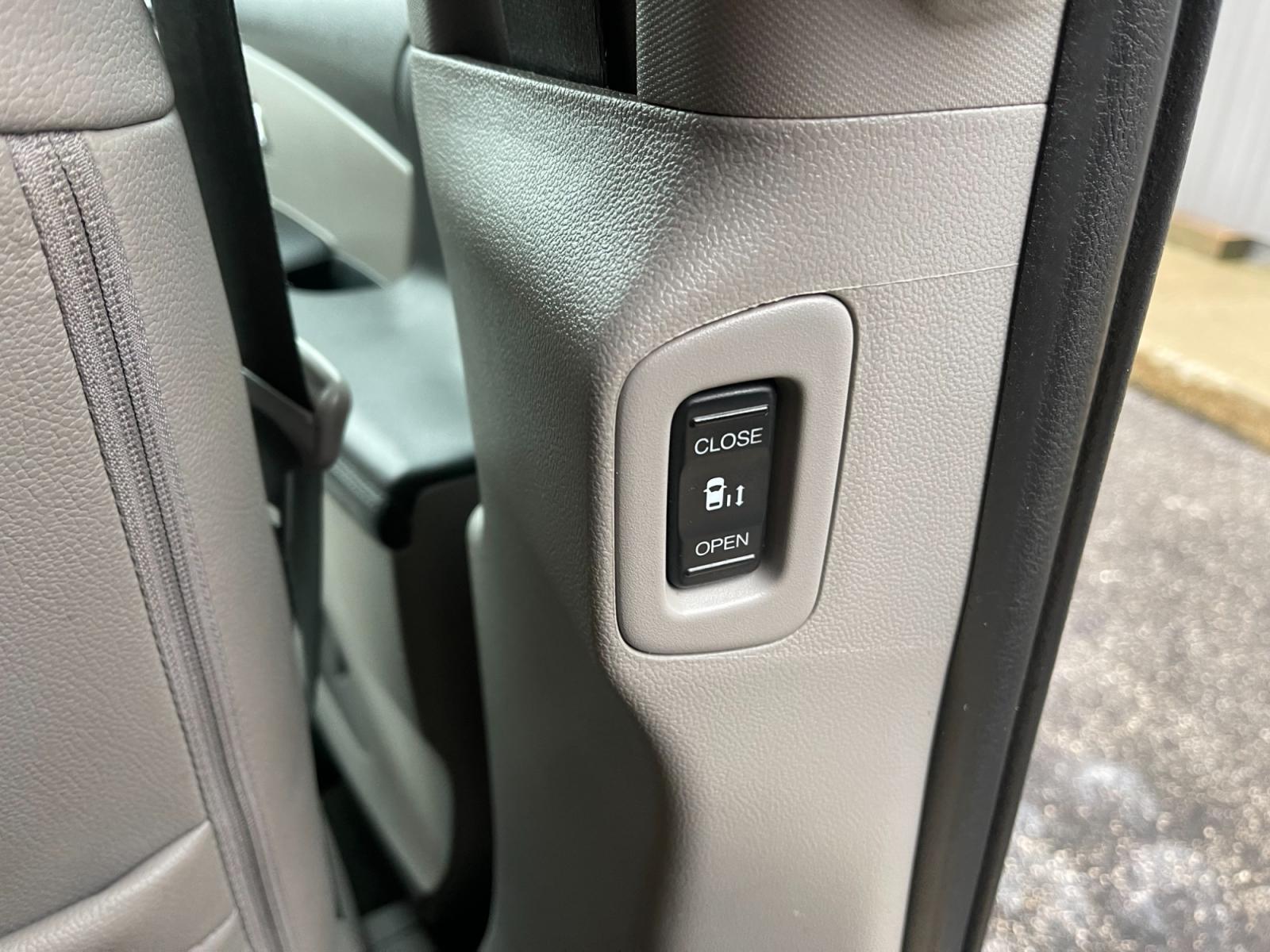 2016 Gray /Gray Honda Odyssey EX-L (5FNRL5H61GB) with an 3.5L V6 SOHC 24V engine, 6A transmission, located at 11115 Chardon Rd. , Chardon, OH, 44024, (440) 214-9705, 41.580246, -81.241943 - Photo #41